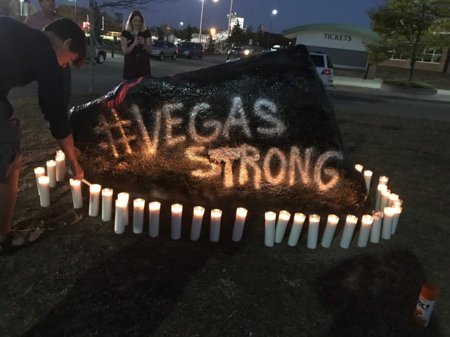 Kati Mansfield organizes candlelight vigil at FHC to honor the victims of Las Vegas