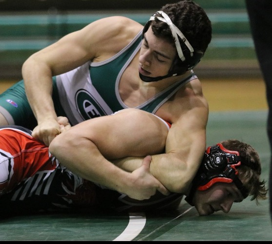 Ranger wrestling falls to Rockford in team districts