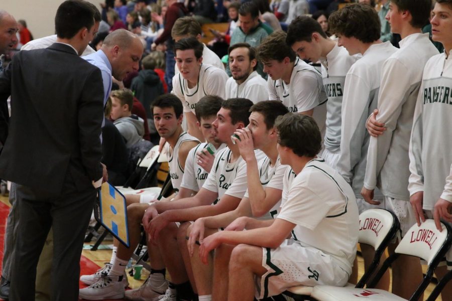 Boys+varsity+basketball+clinches+OK+white+after+big+win+over+Lowell+66-44