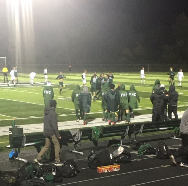 Boys Varsity soccer squeezes past Rockford 1-0 in District round