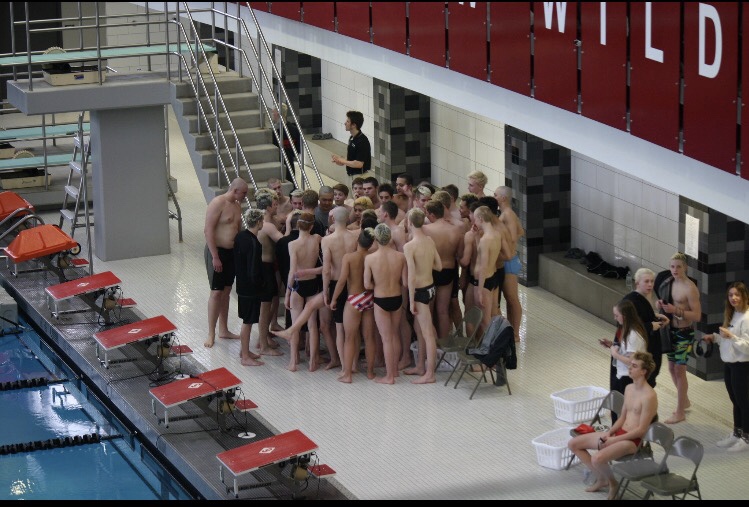 Boys swim and dive looks to have a successful season with the help of senior leadership