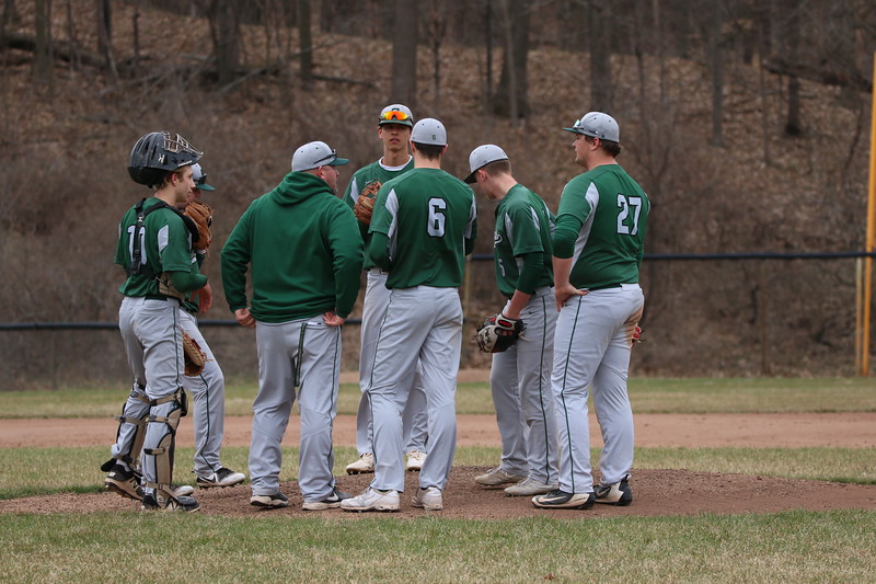 Varsity+baseball+picks+up+two+conference+wins+over+Northview