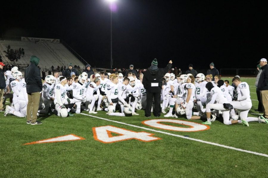 Varsity+football+suffers+31-6+season-ending+loss+in+District+final+to+Portage+Northern