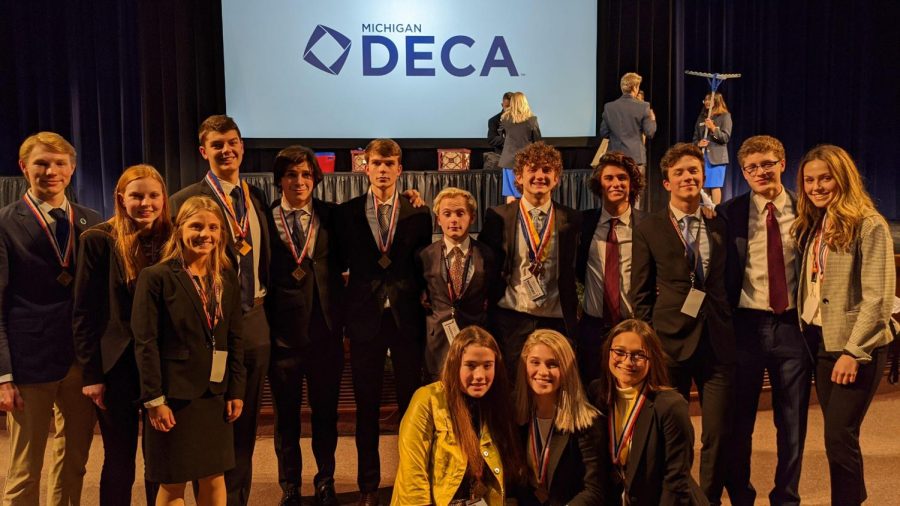 Participants in FHCs DECA pose for a group picture after the awards ceremony.