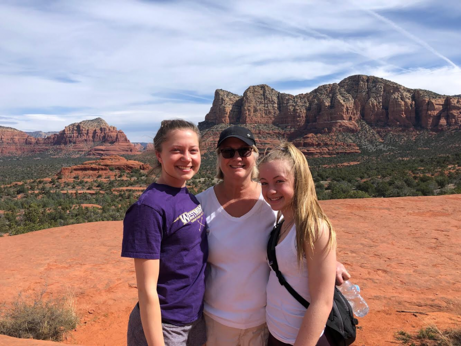 Abby McAlindon with her mom and her sister, Courtney, in Sedona, Arizona