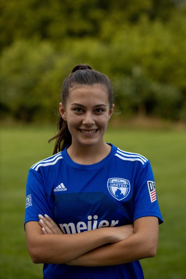 Chloe+Bergsmas+last+year+playing+travel+soccer+for+Midwest+United+FC