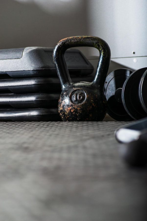 Kettle+Bell+and+dumbbells+on+the+floor.