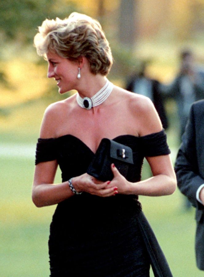 This+is+the+famous+Revenge+Dress+That+Princess+Diana+wore+to+the+Serpentine+Gallery+dinner+in+1994.