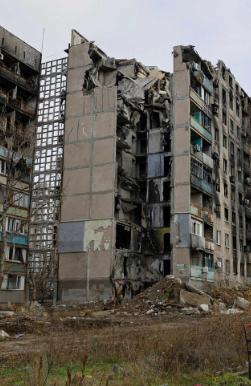 An image of a building in Ukraine following Russian attacks.