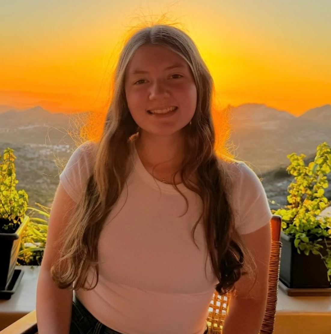 Abby McConnell - Head of Set