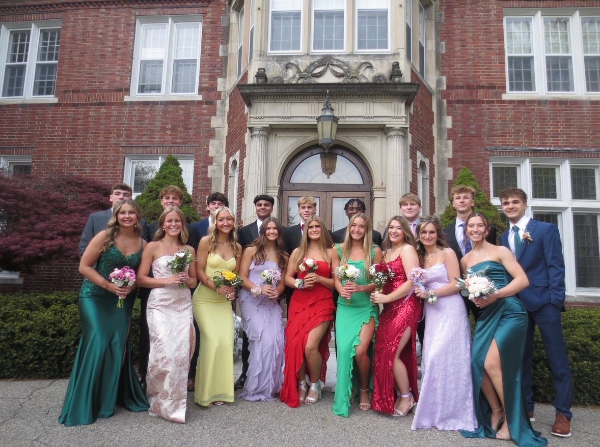 Prom is a time for many upperclassman to grow closer to their peers.